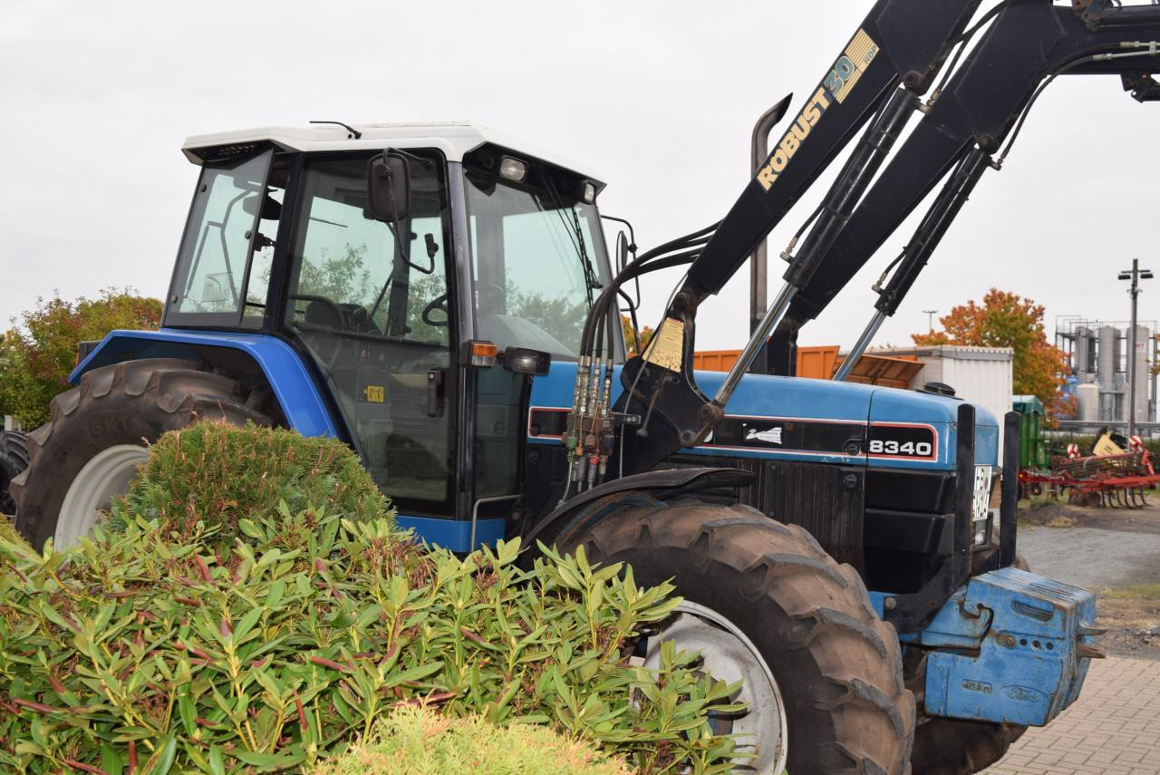 New Holland 8340 - Tracteur agricole: photos 2 New Holland 8340 - Tracteur agricole: photos 2