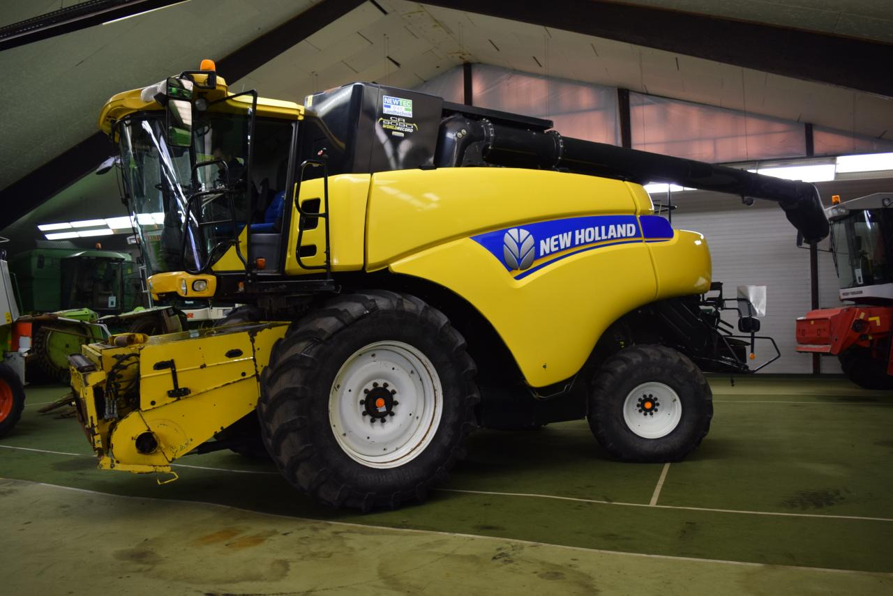 New Holland CR 9090 Elevation - Moissonneuse-batteuse: photos 2 New Holland CR 9090 Elevation - Moissonneuse-batteuse: photos 2