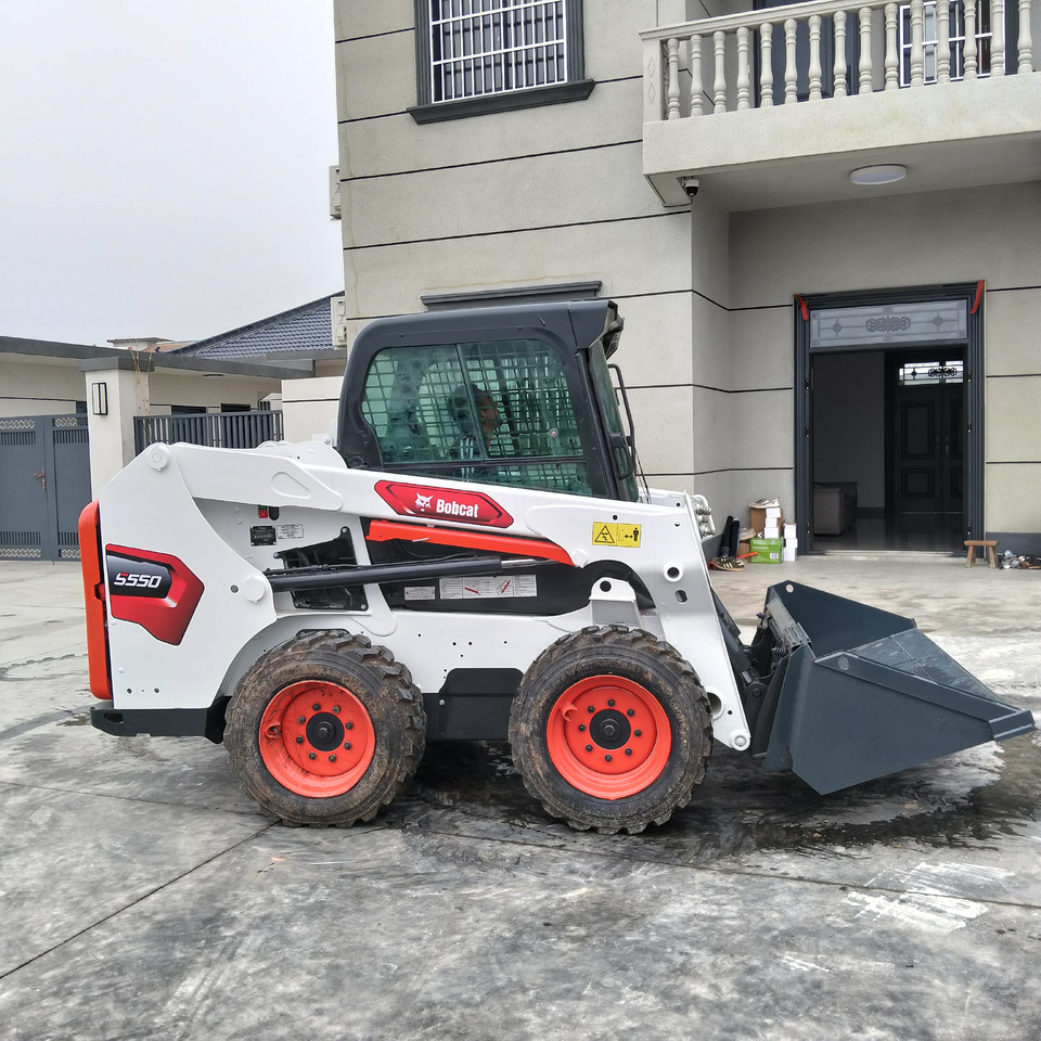 BOBCAT S550 - Mini chargeuse: photos 1 BOBCAT S550 - Mini chargeuse: photos 1
