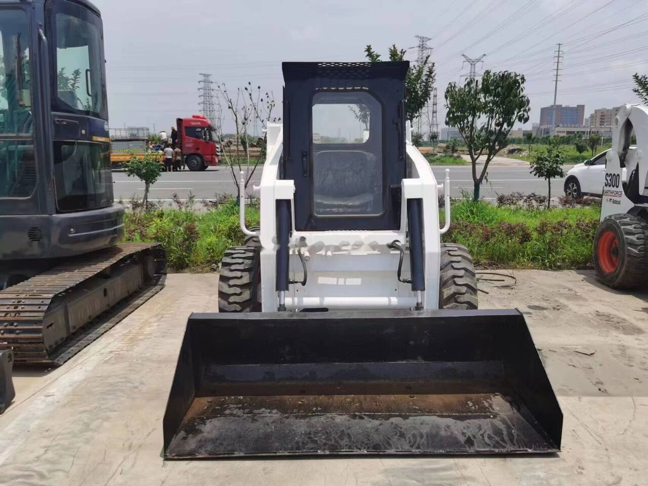 Bobcat S130 - Mini chargeuse: photos 2 Bobcat S130 - Mini chargeuse: photos 2