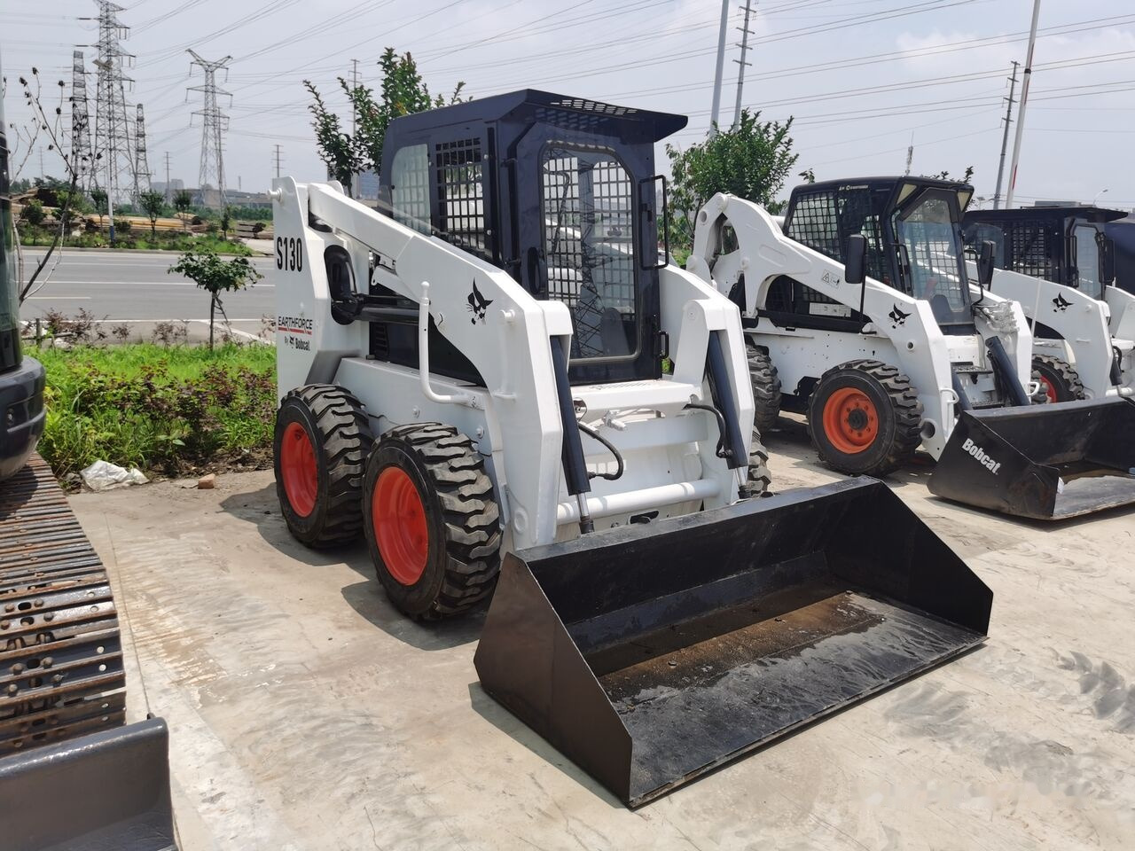 Bobcat S130 - Mini chargeuse: photos 2 Bobcat S130 - Mini chargeuse: photos 2