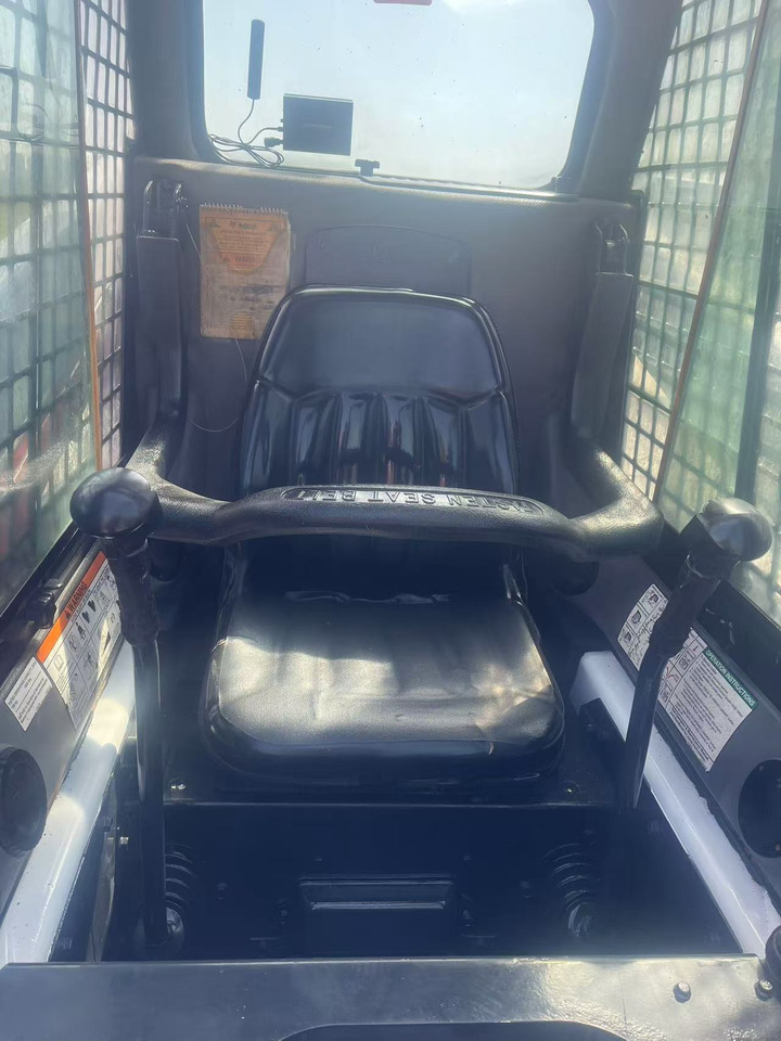 Bobcat S160 - Mini chargeuse: photos 5 Bobcat S160 - Mini chargeuse: photos 5