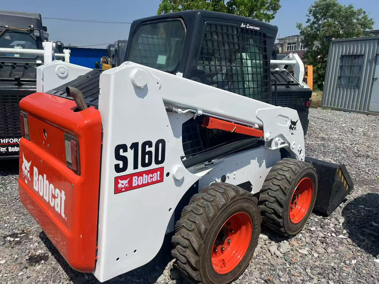 Bobcat S160 - Mini chargeuse: photos 1 Bobcat S160 - Mini chargeuse: photos 1
