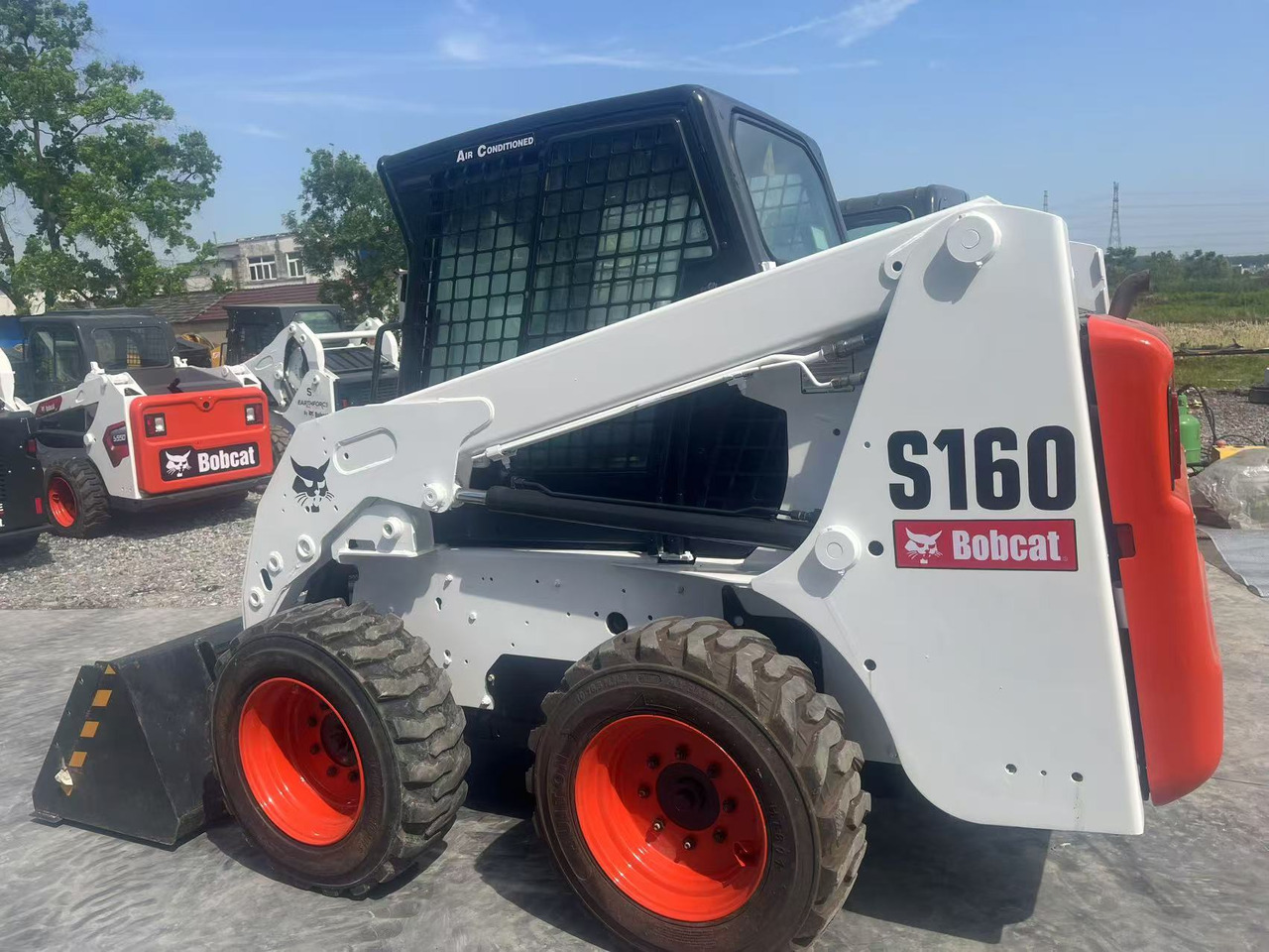 Bobcat S160 - Mini chargeuse: photos 2 Bobcat S160 - Mini chargeuse: photos 2