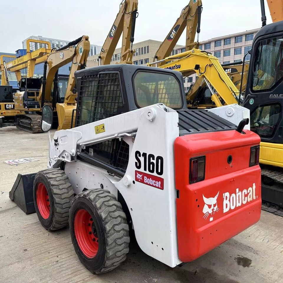 Bobcat S160 - Mini chargeuse: photos 1 Bobcat S160 - Mini chargeuse: photos 1