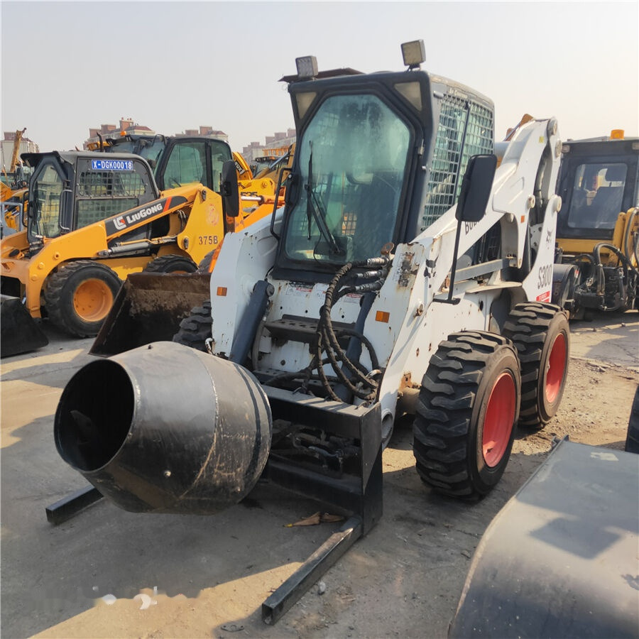 Bobcat S300 - Mini chargeuse: photos 4 Bobcat S300 - Mini chargeuse: photos 4