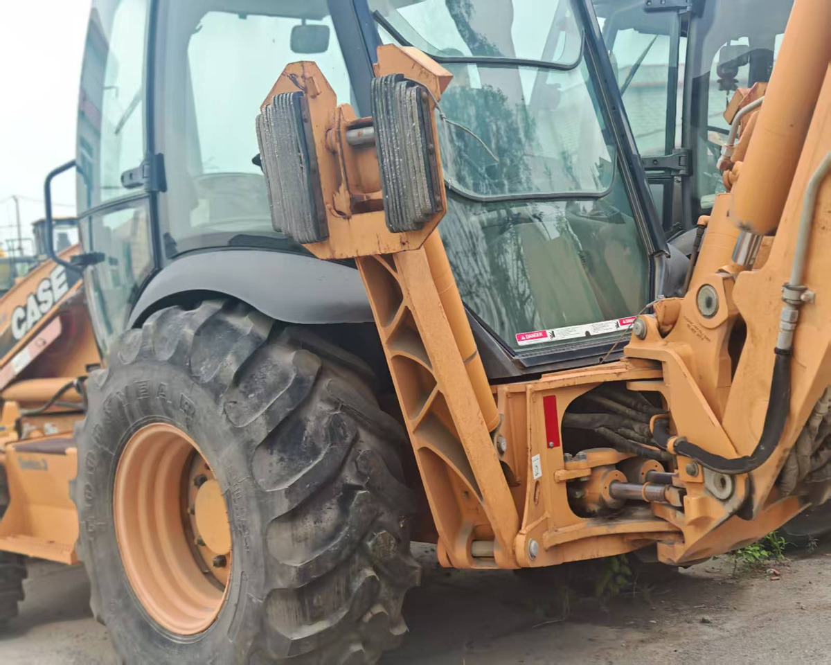 CASE 590 - Tractopelle: photos 4 CASE 590 - Tractopelle: photos 4