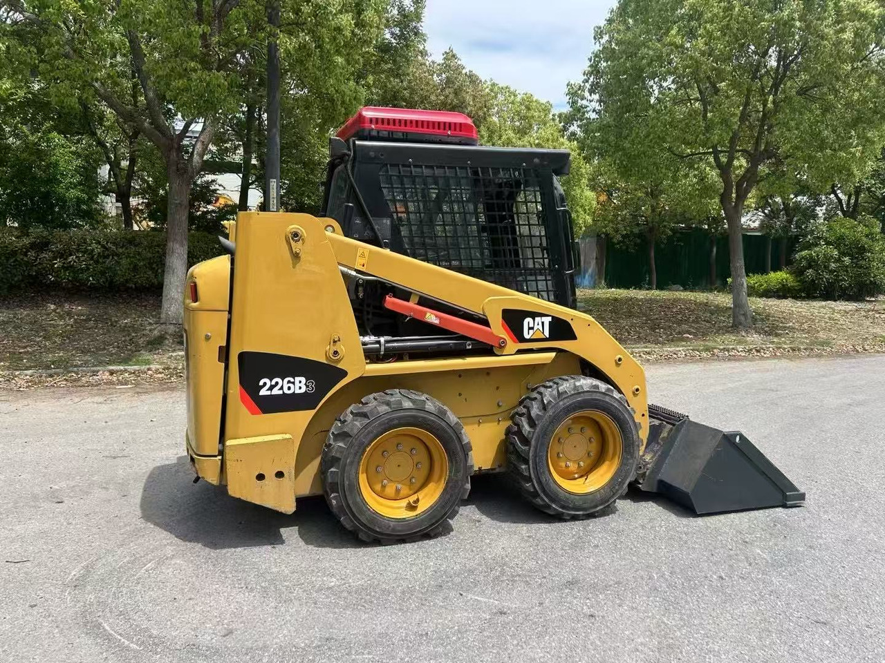 CATERPILLAR 226B-3 - Mini chargeuse: photos 5 CATERPILLAR 226B-3 - Mini chargeuse: photos 5