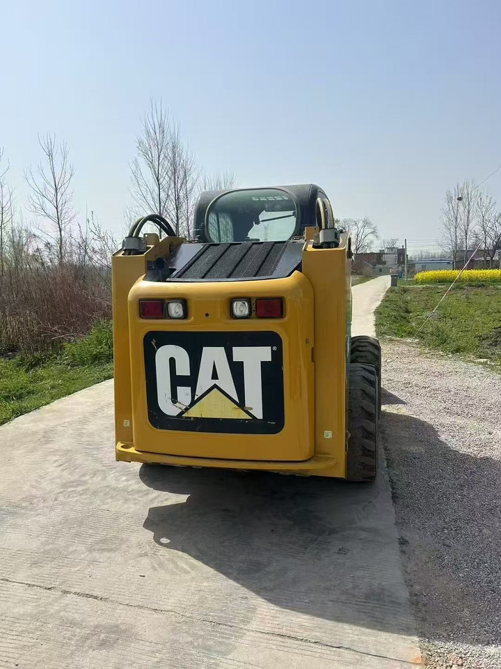 CATERPILLAR 246C - Mini chargeuse: photos 4 CATERPILLAR 246C - Mini chargeuse: photos 4