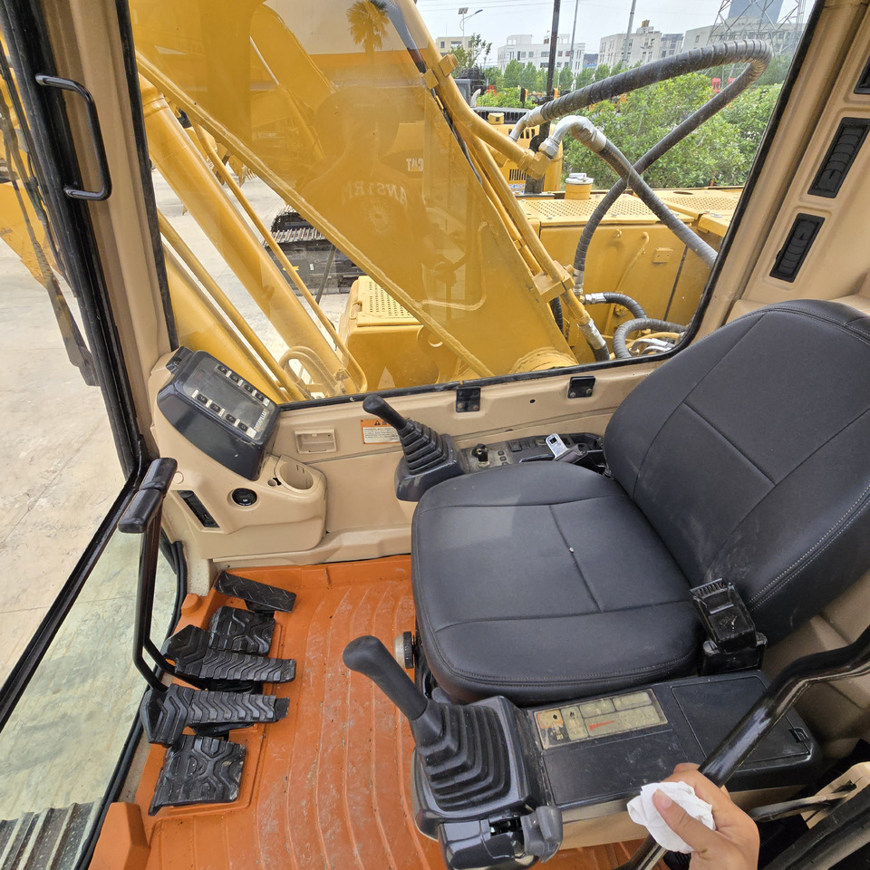 Pelle sur chenille CATERPILLAR 320BL: photos 10 Pelle sur chenille CATERPILLAR 320BL: photos 10