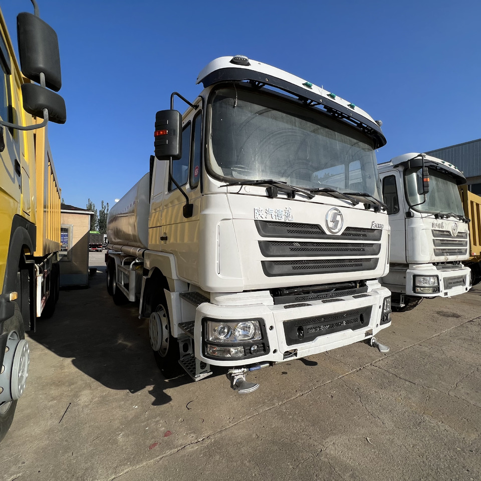 SHACMAN F3000 Water Truck - Camion: photos 2 SHACMAN F3000 Water Truck - Camion: photos 2