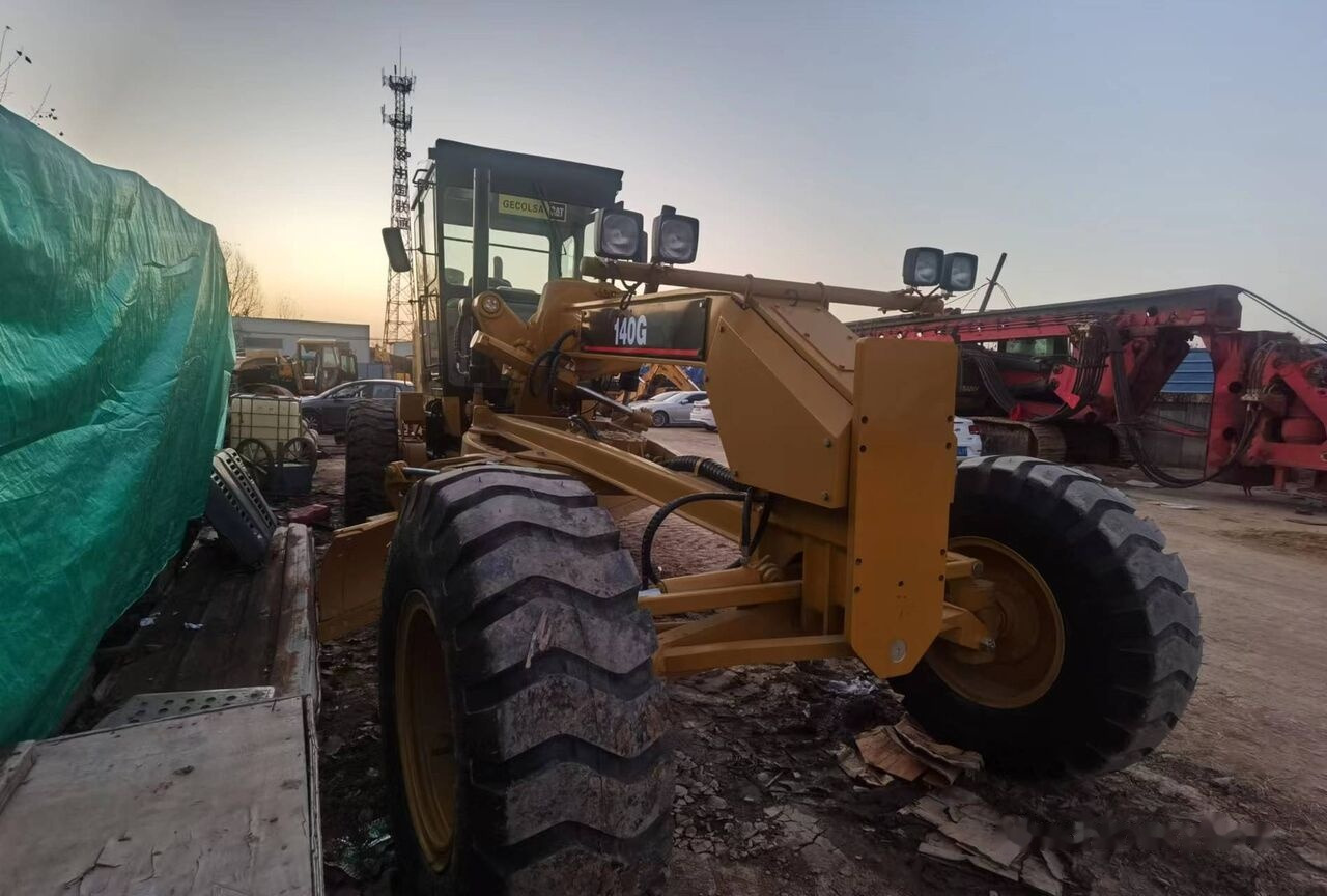 Caterpillar 140G - Niveleuse: photos 3 Caterpillar 140G - Niveleuse: photos 3