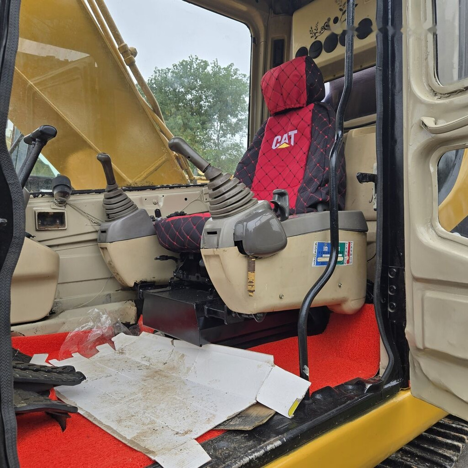 Caterpillar 320BL - Pelle sur chenille: photos 2 Caterpillar 320BL - Pelle sur chenille: photos 2
