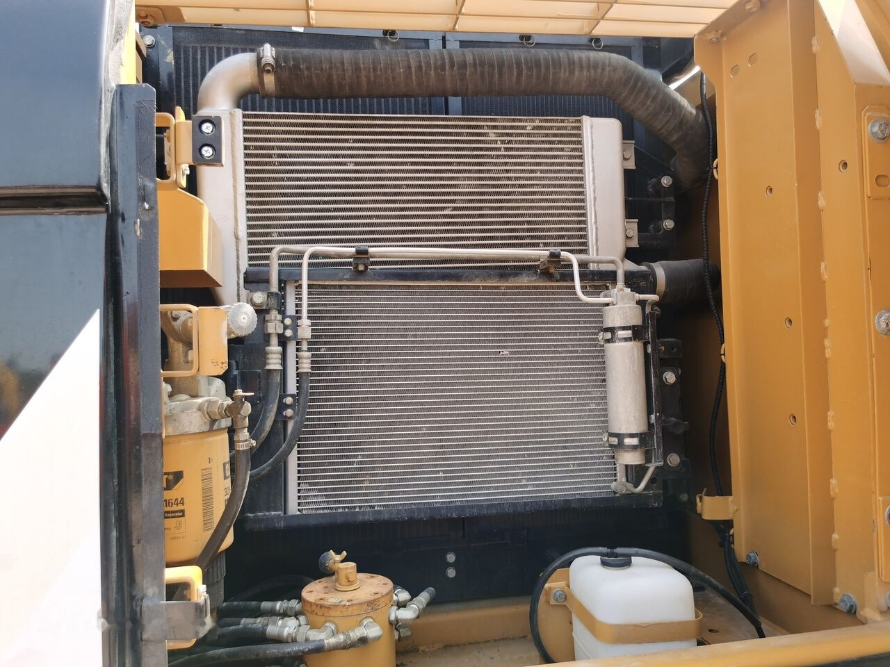 Caterpillar 320D - Pelle sur chenille: photos 1 Caterpillar 320D - Pelle sur chenille: photos 1