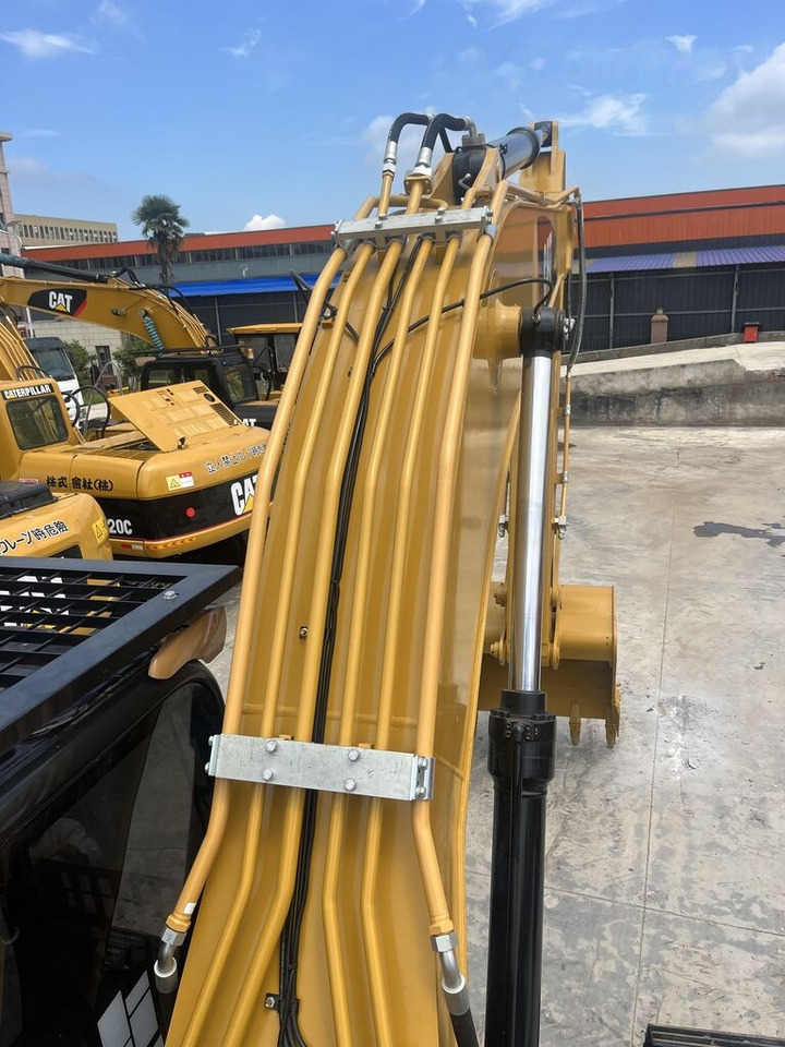 Caterpillar 323D2L - Pelle sur chenille: photos 1 Caterpillar 323D2L - Pelle sur chenille: photos 1