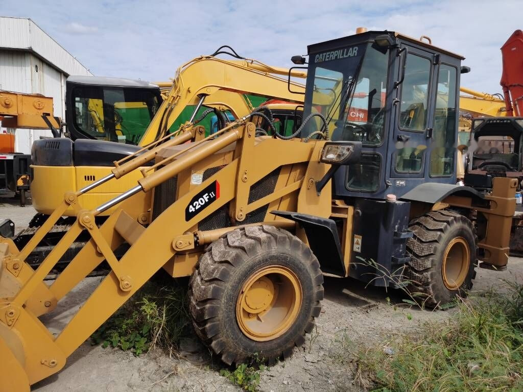 Caterpillar 420F - Tractopelle: photos 5 Caterpillar 420F - Tractopelle: photos 5