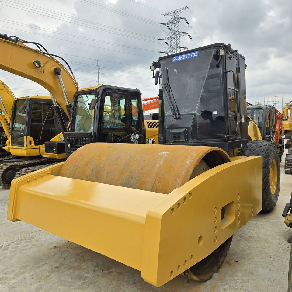 Caterpillar CS76 - Compacteur à pieds de mouton/ Monocylindre: photos 4 Caterpillar CS76 - Compacteur à pieds de mouton/ Monocylindre: photos 4