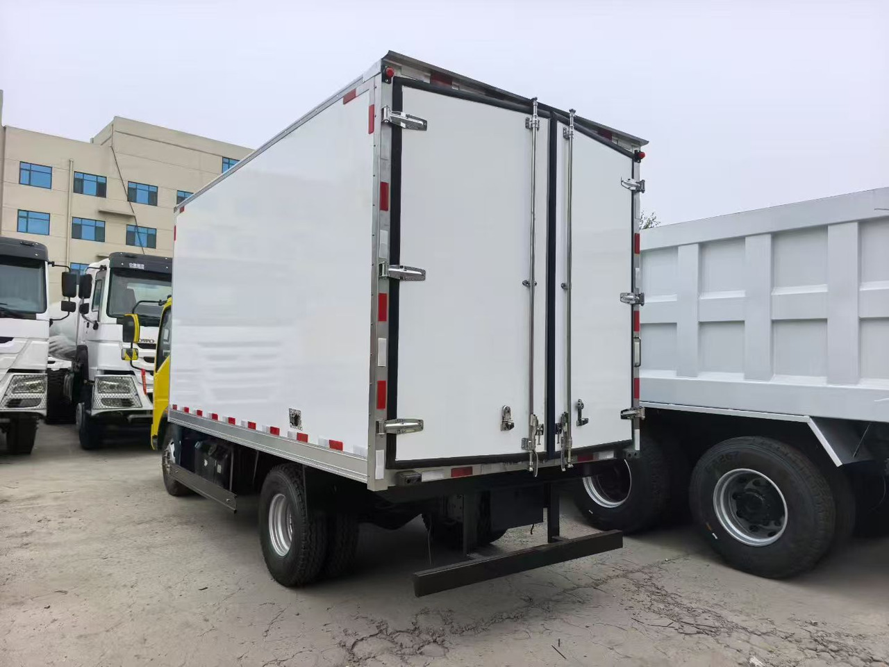 - Camion frigorifique: photos 2 - Camion frigorifique: photos 2