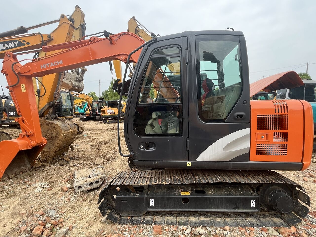 Hitachi ZX70 - Mini pelle: photos 5 Hitachi ZX70 - Mini pelle: photos 5