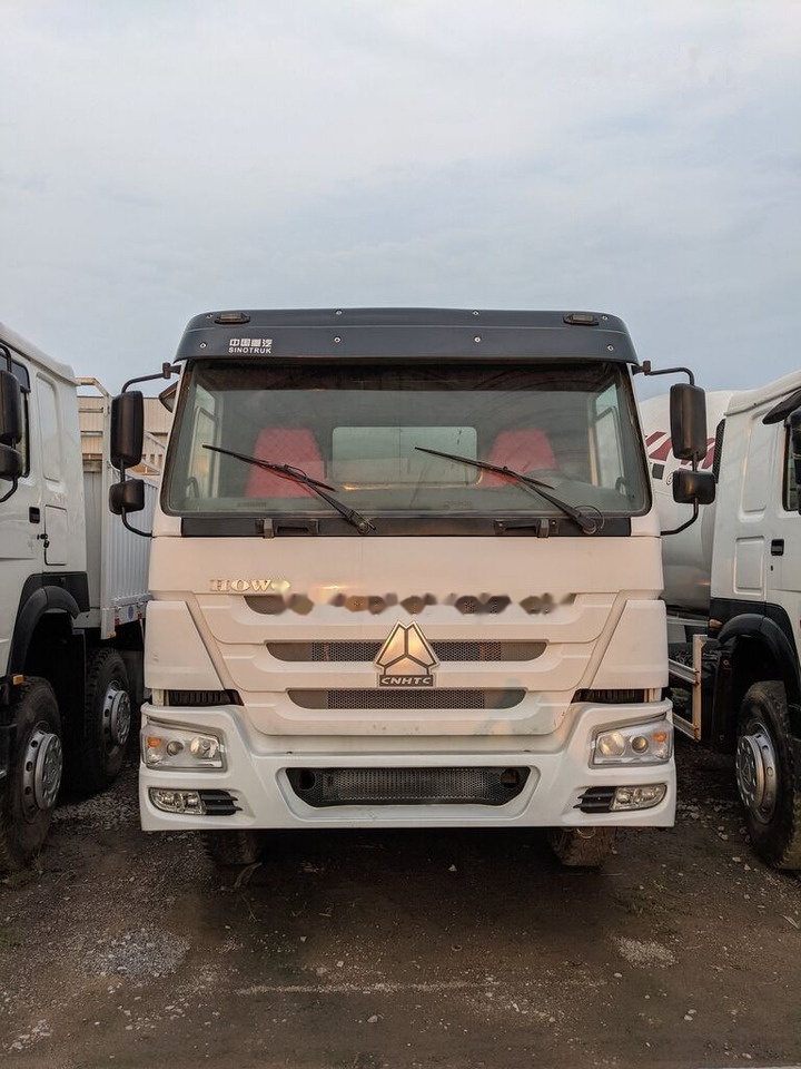 Howo 375 - Camion plateau: photos 3 Howo 375 - Camion plateau: photos 3