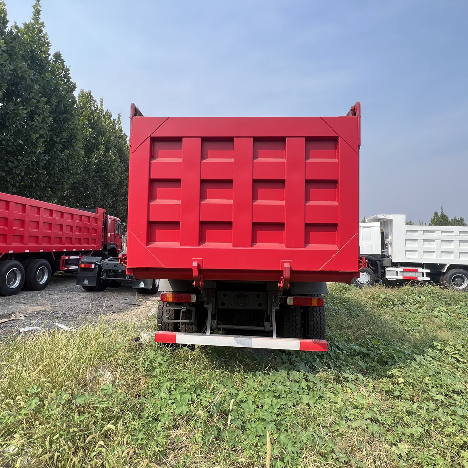 Howo 8*4 - Camion benne: photos 2 Howo 8*4 - Camion benne: photos 2