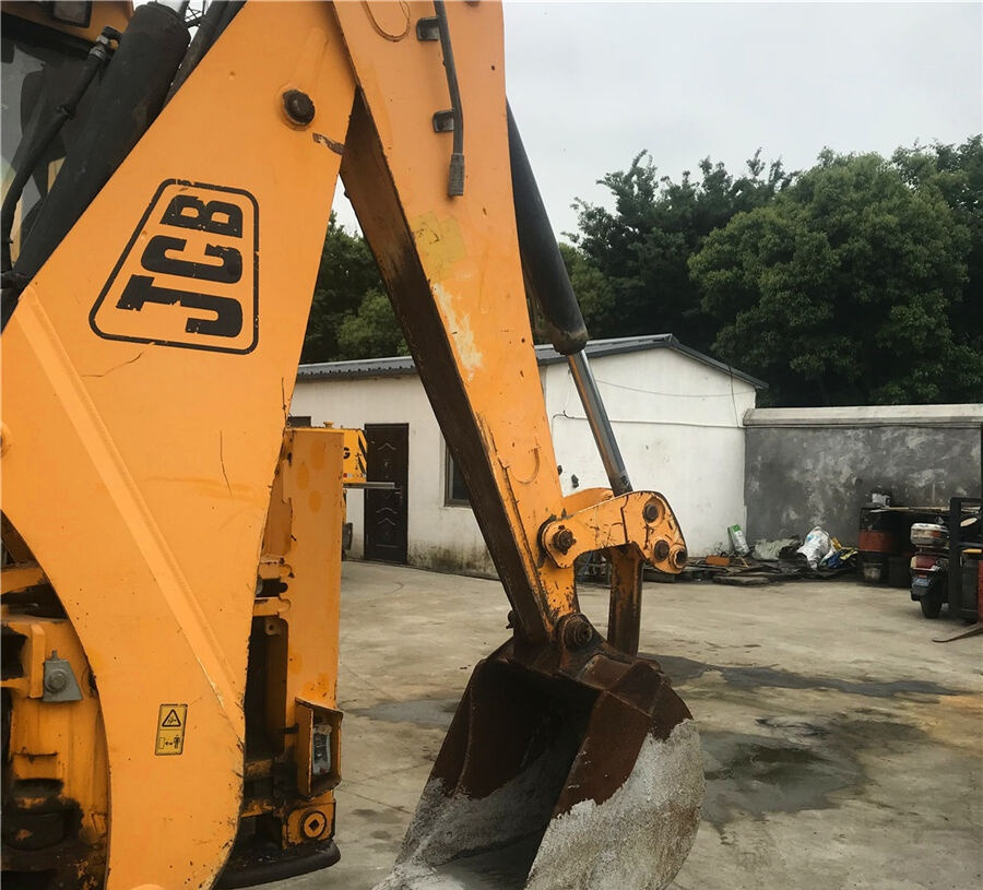 JCB 3CX-4T - Tractopelle: photos 1 JCB 3CX-4T - Tractopelle: photos 1