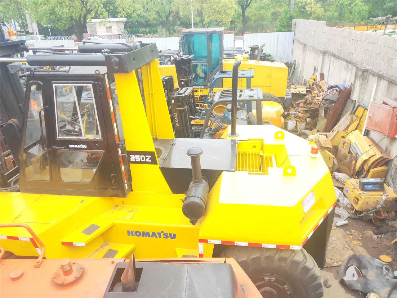 Komatsu FD250 - Chariot élévateur diesel: photos 1 Komatsu FD250 - Chariot élévateur diesel: photos 1