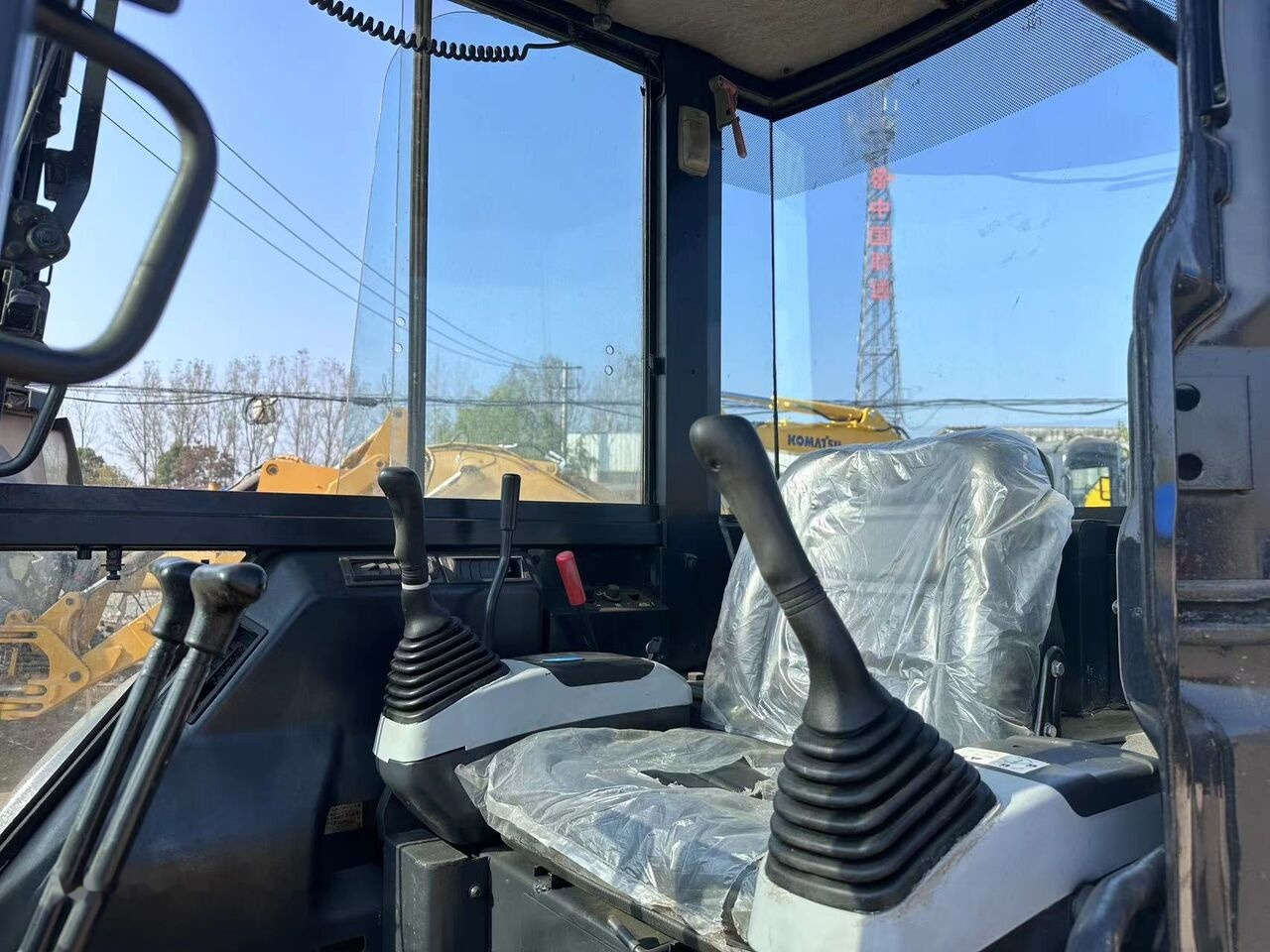Komatsu PC35 - Mini pelle: photos 4 Komatsu PC35 - Mini pelle: photos 4