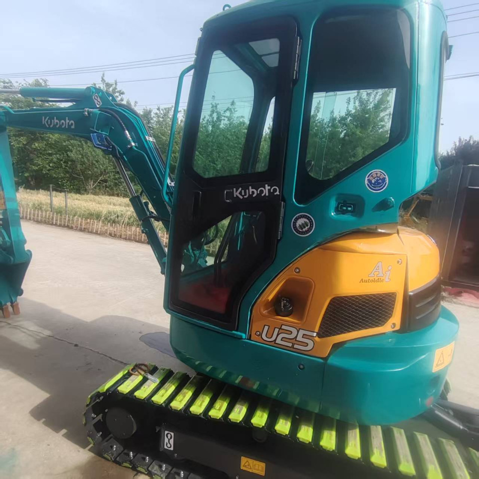 Kubota U25 - Mini pelle: photos 1 Kubota U25 - Mini pelle: photos 1