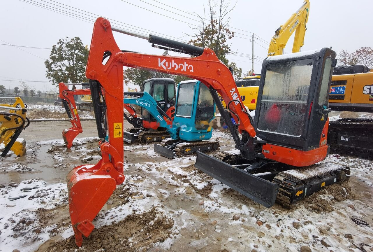 Kubota U35 - Mini pelle: photos 1 Kubota U35 - Mini pelle: photos 1