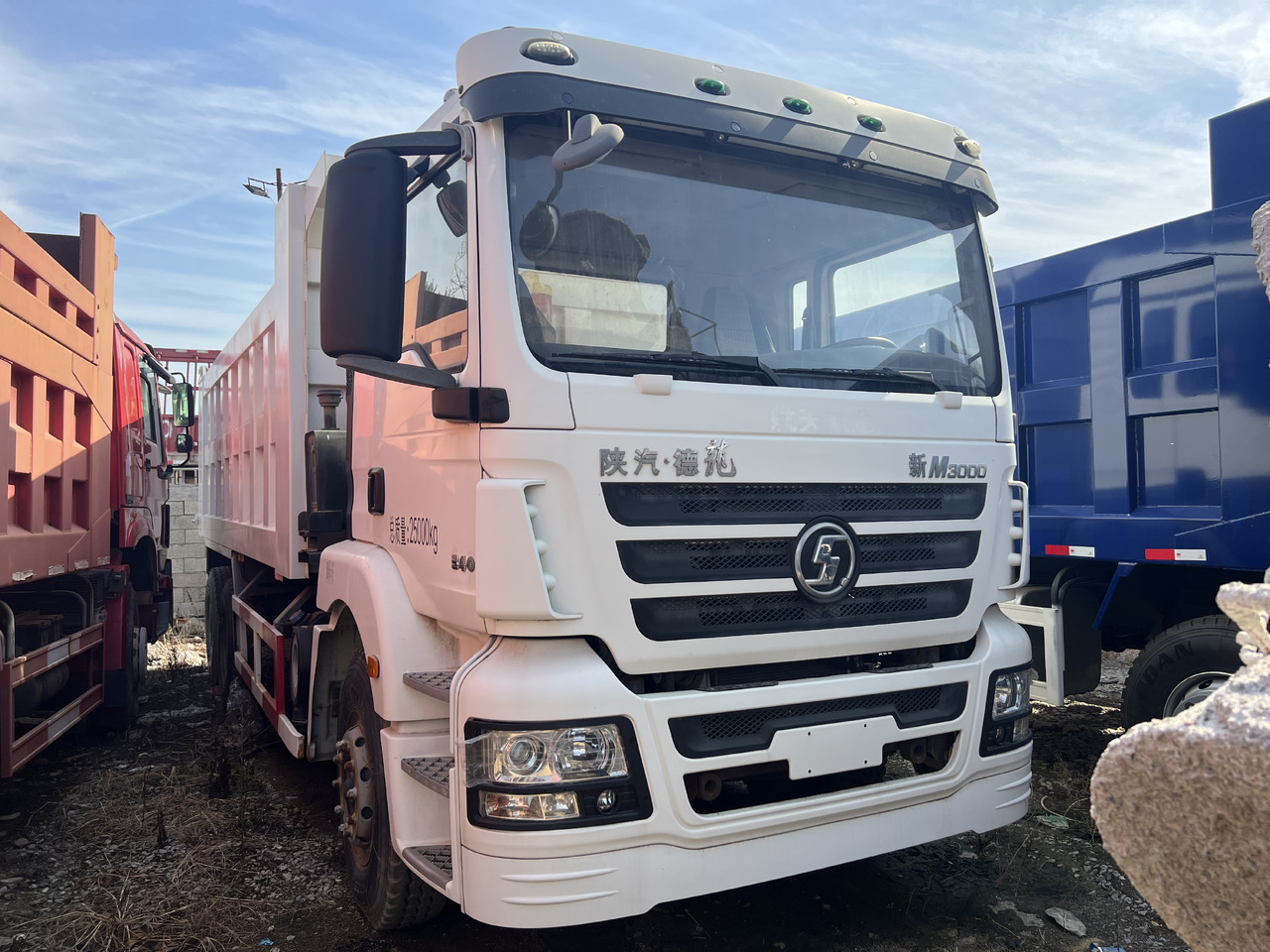 SHACMAN M3000 - Camion benne: photos 2 SHACMAN M3000 - Camion benne: photos 2