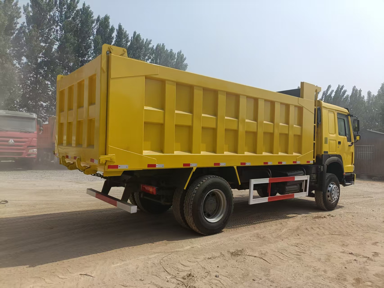 Camion benne SINOTRUK HOWO 4x2: photos 7 Camion benne SINOTRUK HOWO 4x2: photos 7