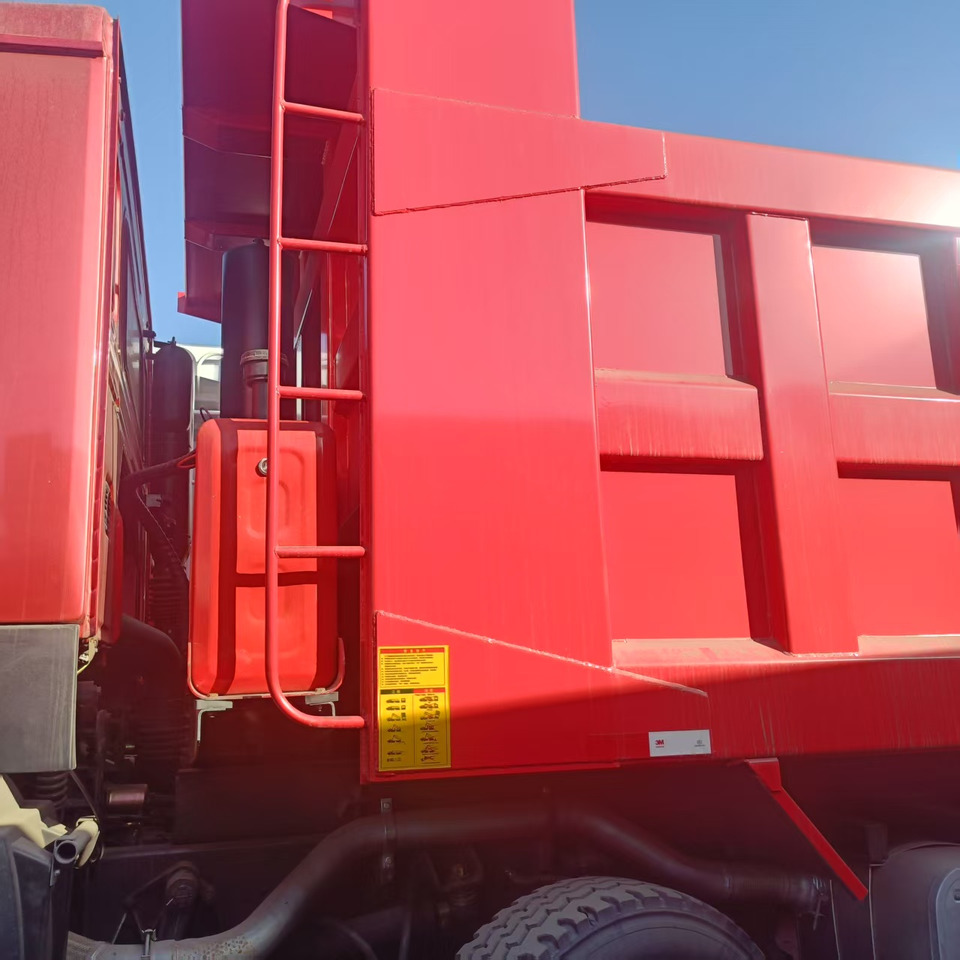 SINOTRUK HOWO 8x4 — crédit-bail SINOTRUK HOWO 8x4: photos 6