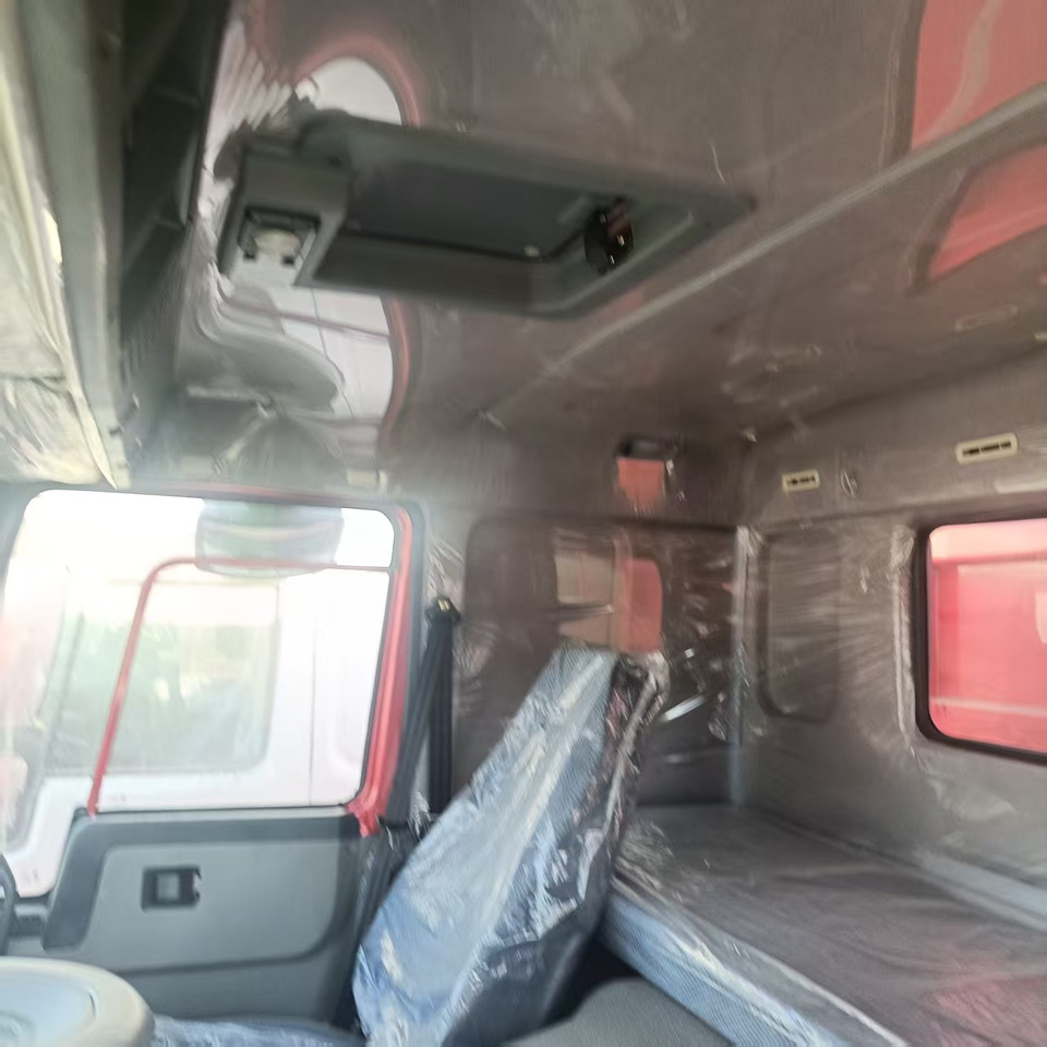 SINOTRUK HOWO 8x4 — crédit-bail SINOTRUK HOWO 8x4: photos 7