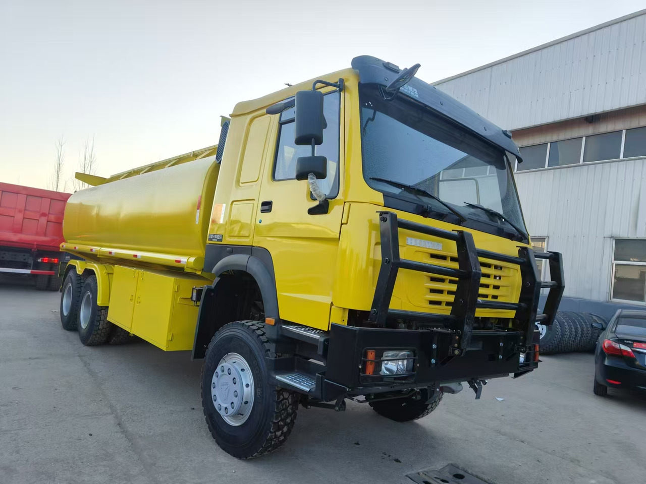 SINOTRUK HOWO - Camion citerne: photos 1 SINOTRUK HOWO - Camion citerne: photos 1