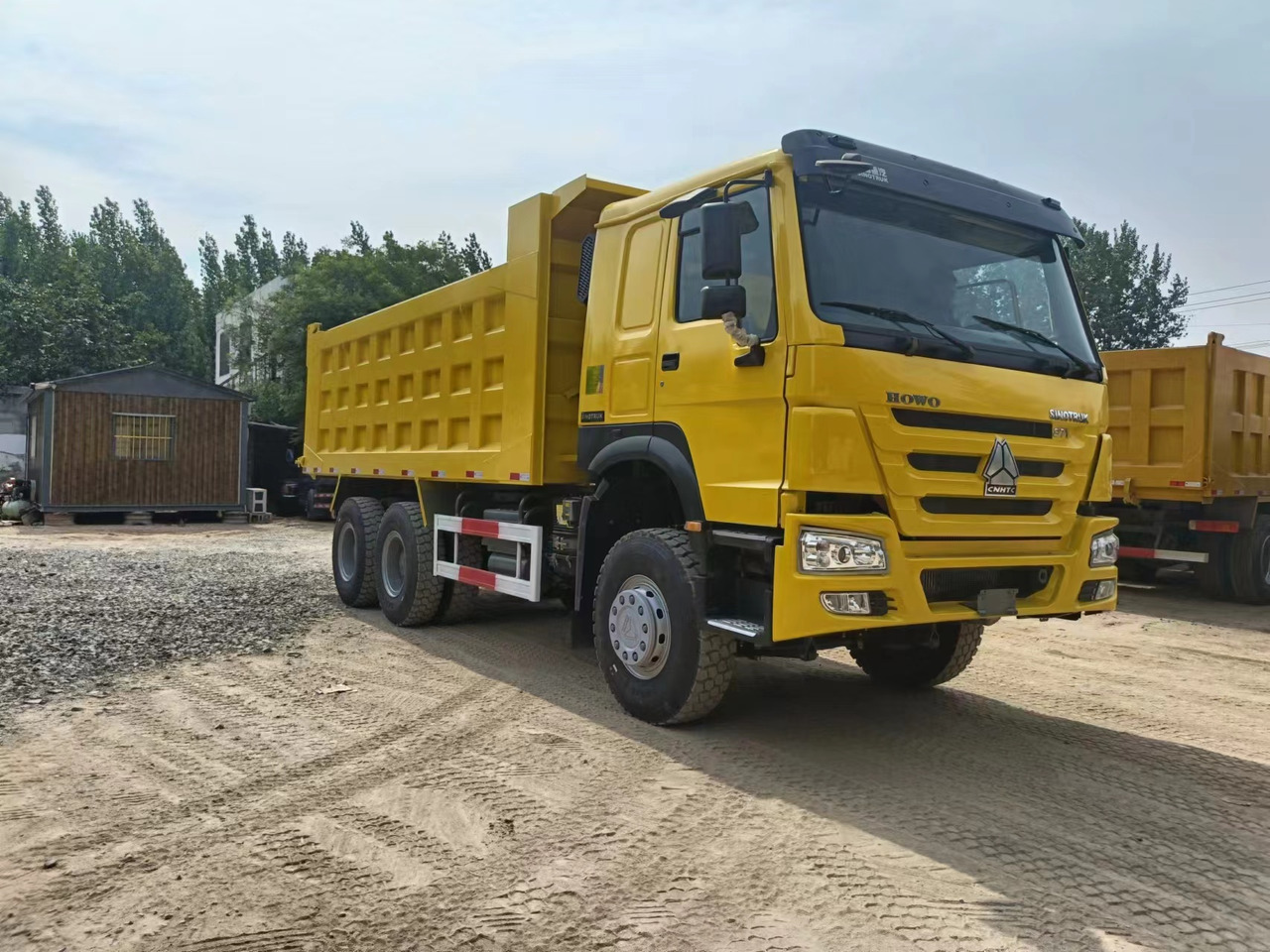 SINOTRUK HOWO - Camion benne: photos 4 SINOTRUK HOWO - Camion benne: photos 4