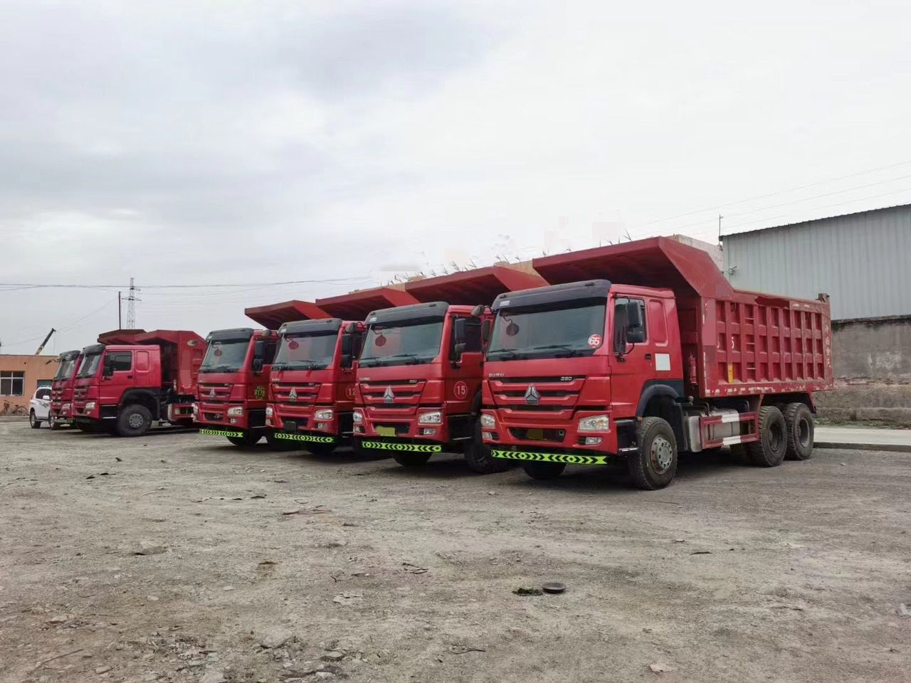 SINOTRUK HOWO - Camion benne: photos 3 SINOTRUK HOWO - Camion benne: photos 3