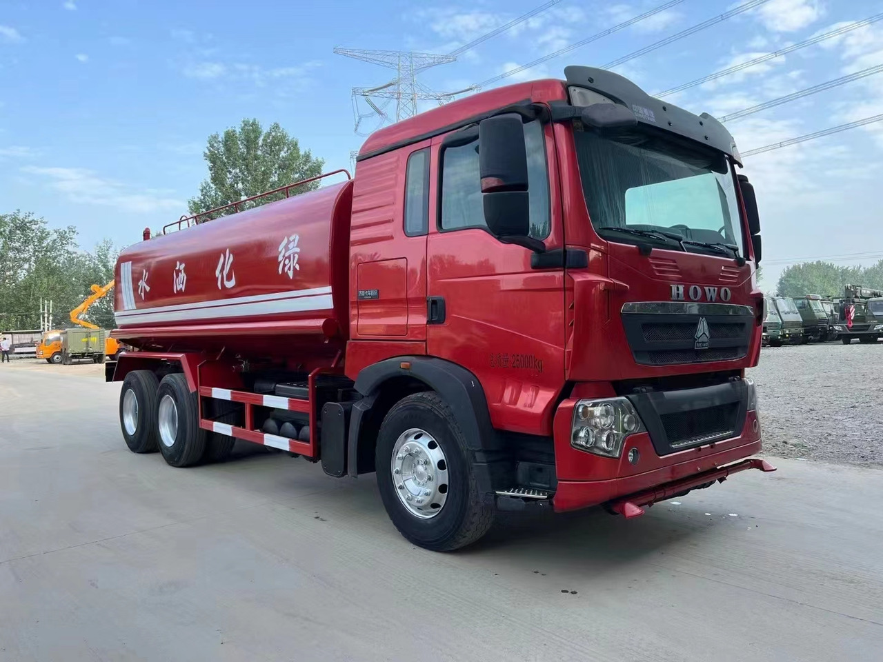 SINOTRUK HOWO sprinkler - Camion citerne: photos 4 SINOTRUK HOWO sprinkler - Camion citerne: photos 4