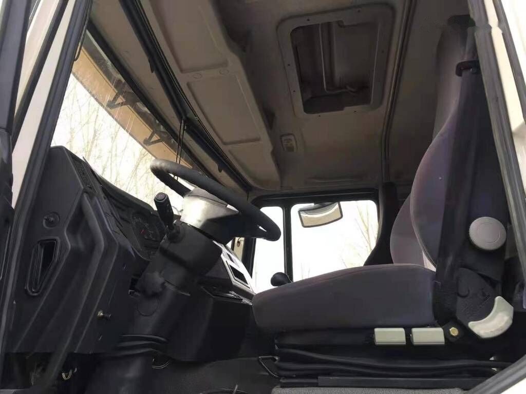 Shacman F3000 - Camion citerne: photos 3 Shacman F3000 - Camion citerne: photos 3