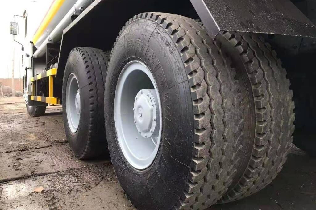 Shacman F3000 - Camion citerne: photos 5 Shacman F3000 - Camion citerne: photos 5