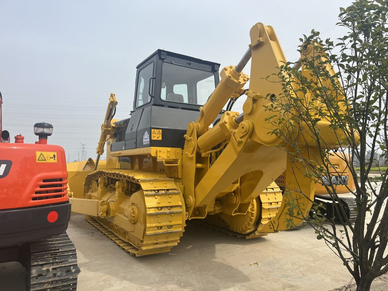 Shantui SD32 - Bulldozer: photos 1 Shantui SD32 - Bulldozer: photos 1