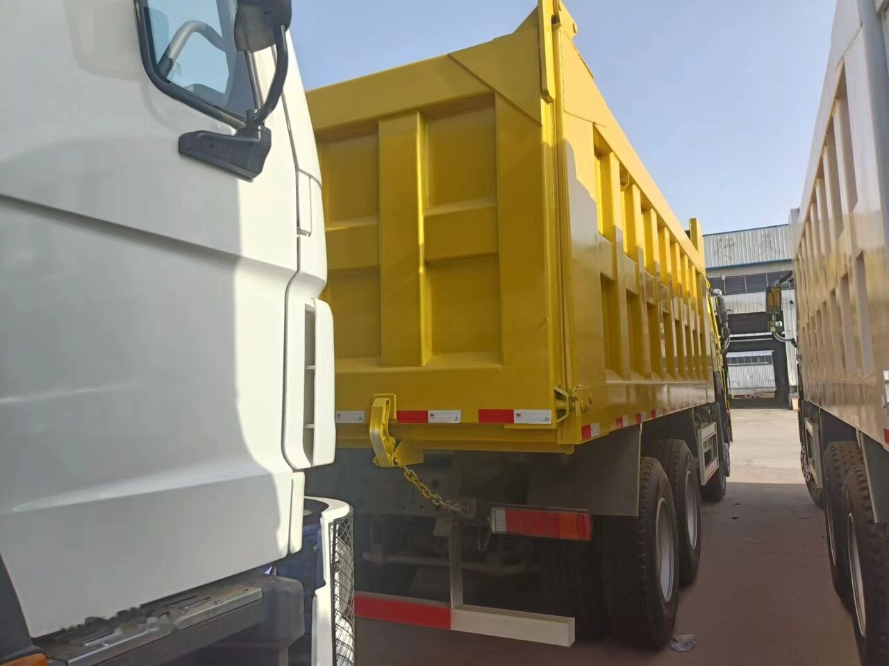 Sinotruk Howo 375 - Camion benne: photos 3 Sinotruk Howo 375 - Camion benne: photos 3