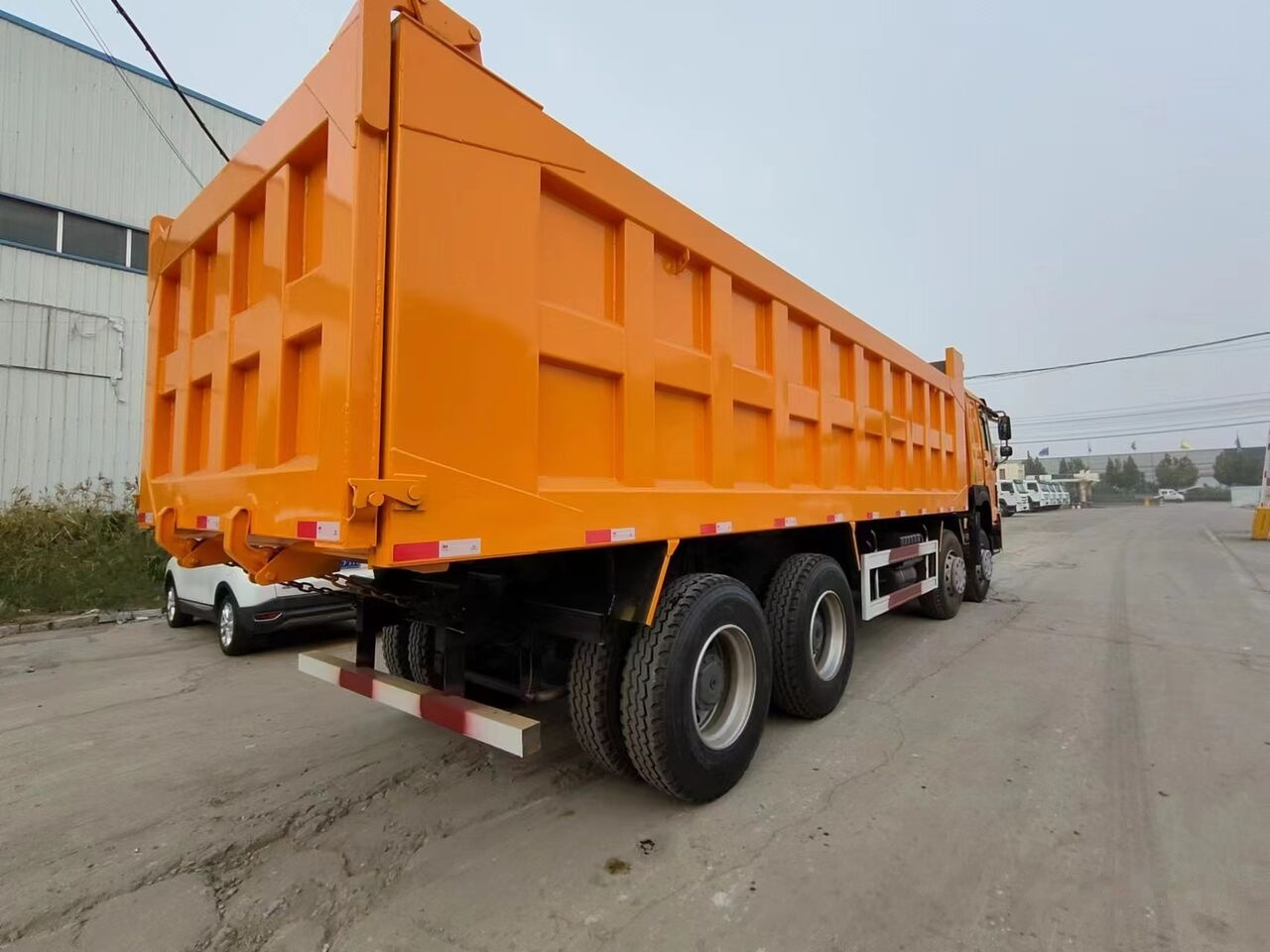 Sinotruk Howo 8*4 - Camion benne: photos 5 Sinotruk Howo 8*4 - Camion benne: photos 5