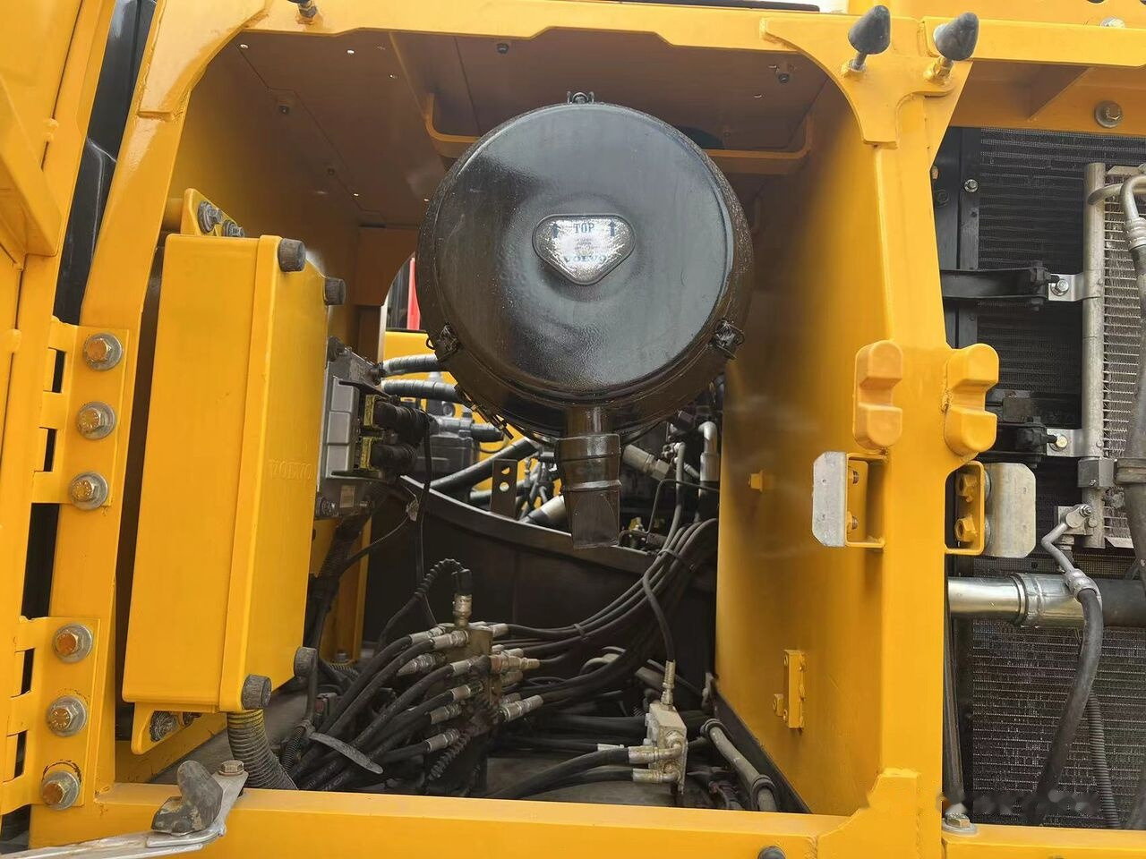 Volvo EC300D - Pelle sur chenille: photos 5 Volvo EC300D - Pelle sur chenille: photos 5