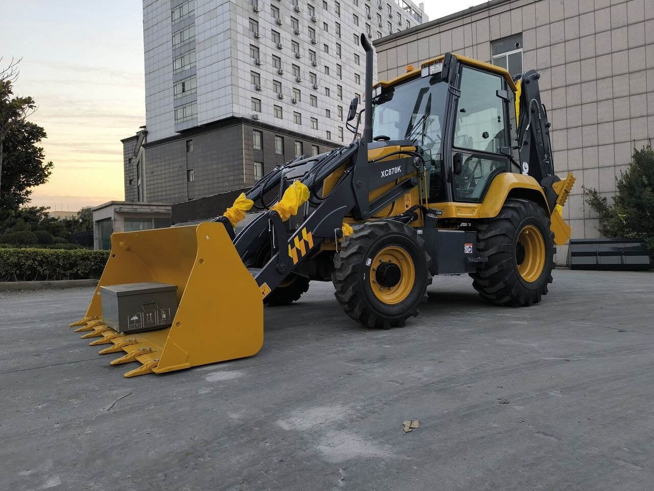 XCMG XC870K New machine - Tractopelle: photos 3 XCMG XC870K New machine - Tractopelle: photos 3