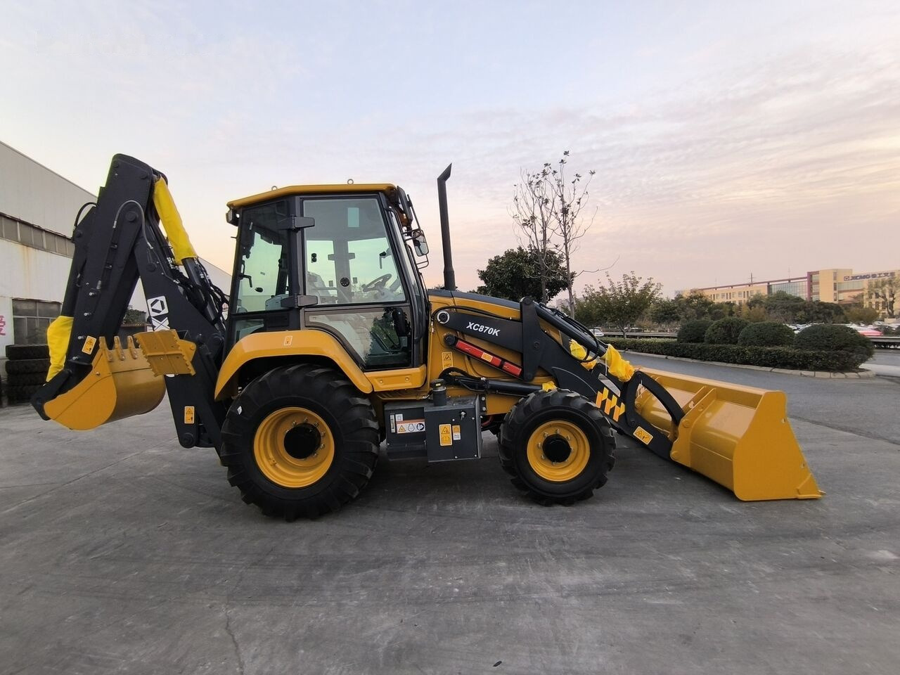 XCMG XC870K New machine - Tractopelle: photos 4 XCMG XC870K New machine - Tractopelle: photos 4