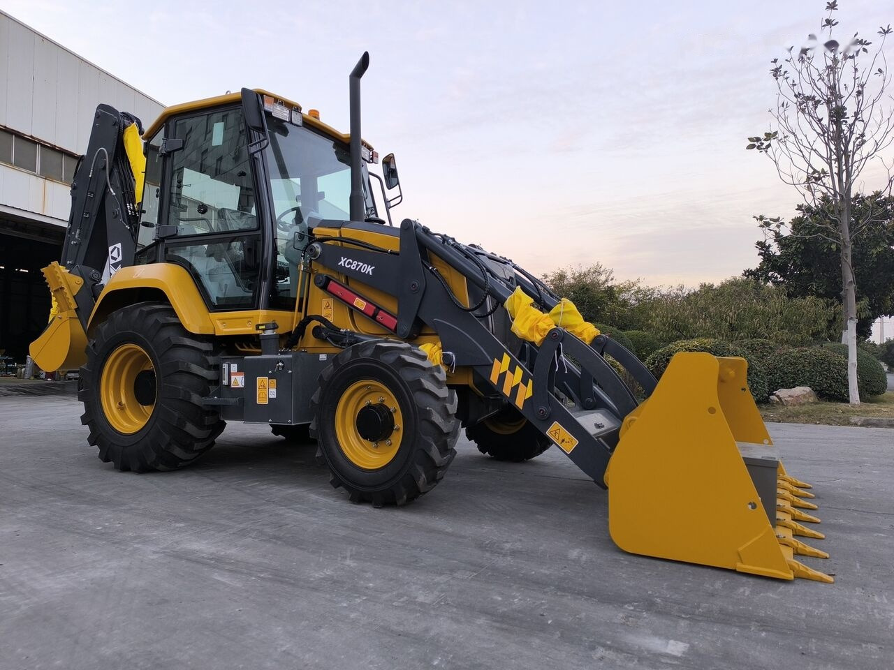 XCMG XC870K New machine - Tractopelle: photos 1 XCMG XC870K New machine - Tractopelle: photos 1