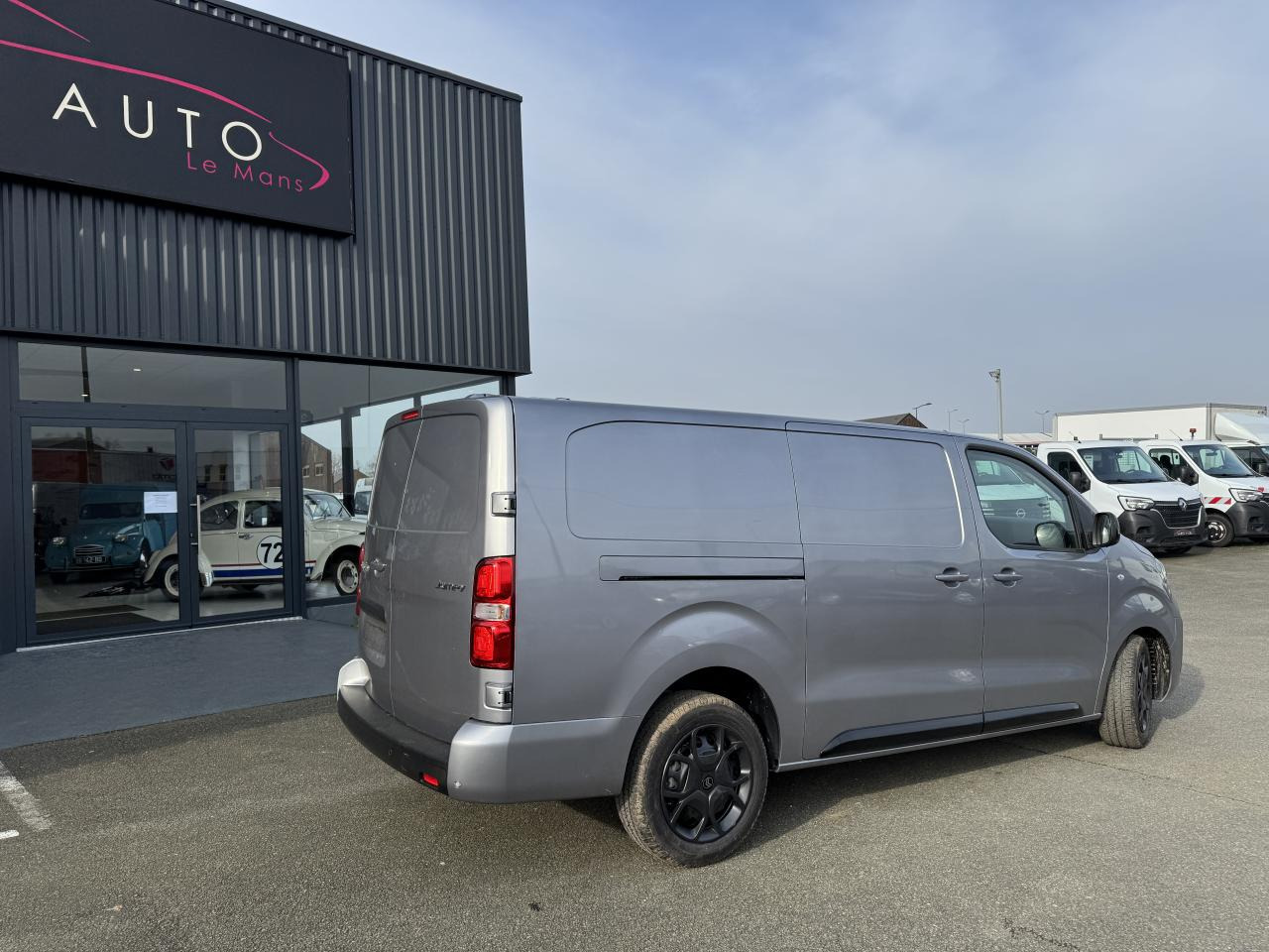 CITROEN Jumpy XL 2.0 BlueHDi - 180 S&S - BV EAT8  III FOURGON . PHASE 2 - Fourgon utilitaire: photos 5 CITROEN Jumpy XL 2.0 BlueHDi - 180 S&S - BV EAT8  III FOURGON . PHASE 2 - Fourgon utilitaire: photos 5