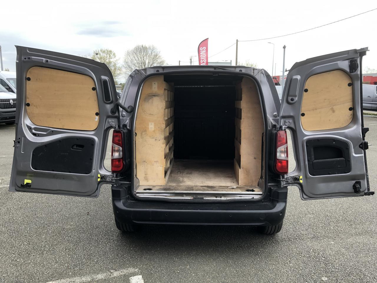 CITROEN berlingo M 1000KG BLUEHDI 130 S&S CLUB EAT8 - Fourgon utilitaire: photos 3 CITROEN berlingo M 1000KG BLUEHDI 130 S&S CLUB EAT8 - Fourgon utilitaire: photos 3