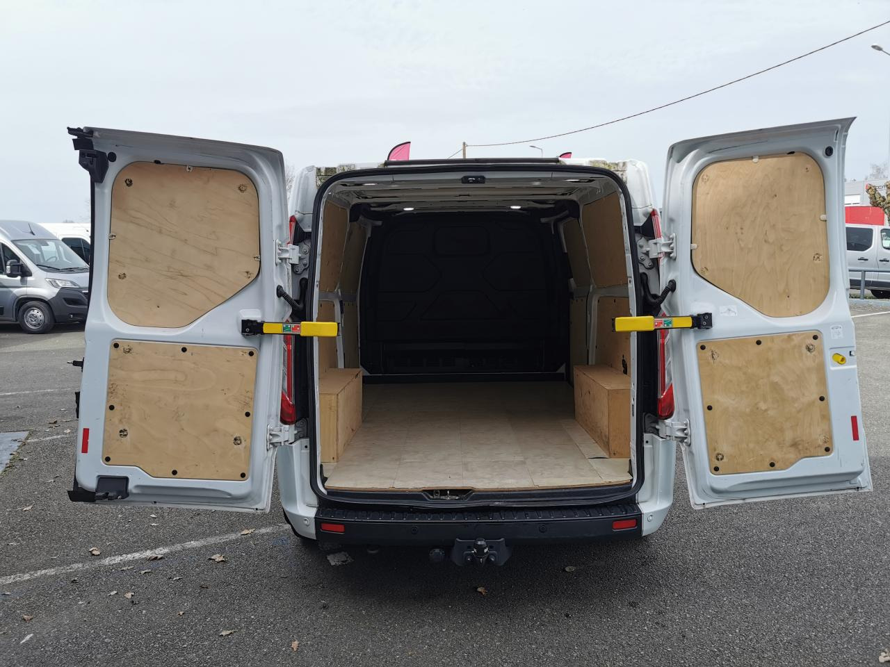 FORD TRANSIT CUSTOM L2H1 2.0 ECOBLUE 130 CH - Fourgon utilitaire: photos 3 FORD TRANSIT CUSTOM L2H1 2.0 ECOBLUE 130 CH - Fourgon utilitaire: photos 3